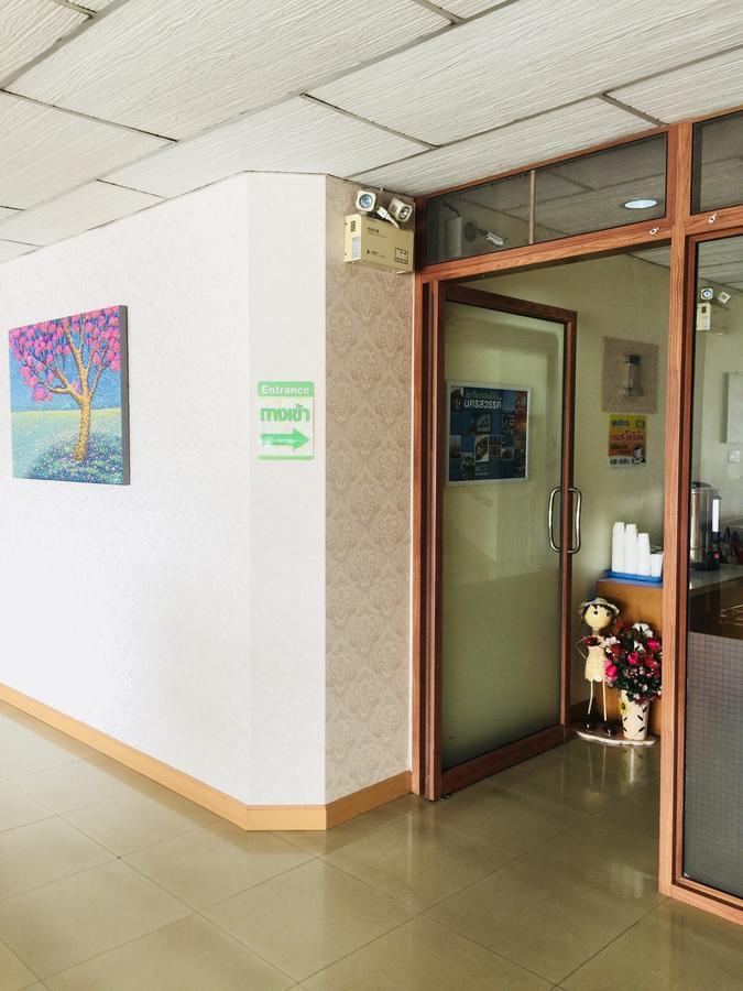 P.A. Ville Hotel Nakhon Sawan Extérieur photo