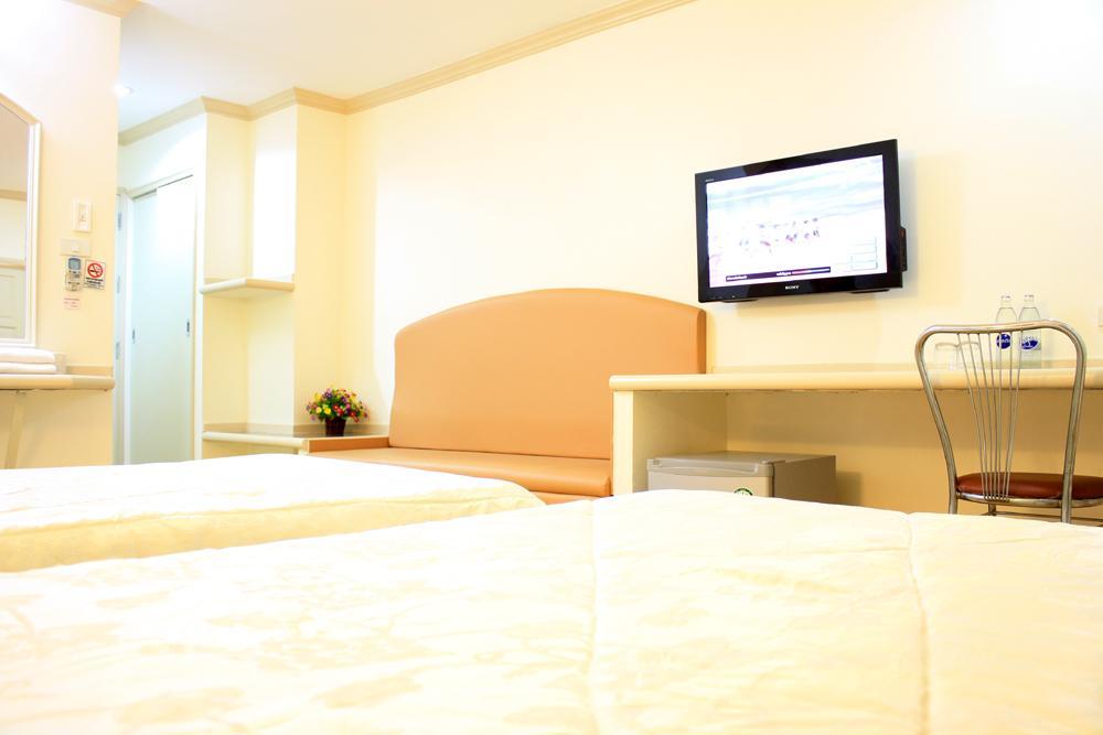 P.A. Ville Hotel Nakhon Sawan Extérieur photo