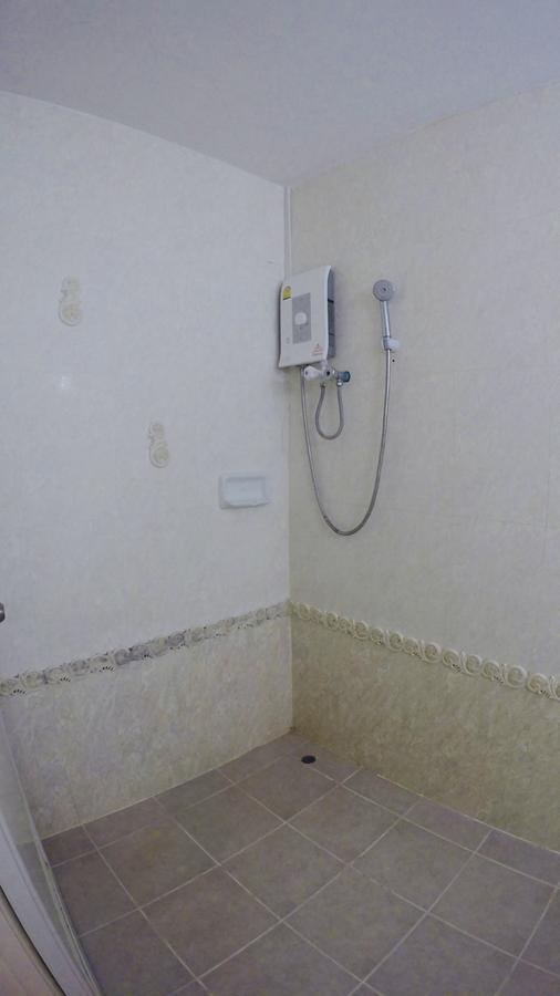 P.A. Ville Hotel Nakhon Sawan Extérieur photo
